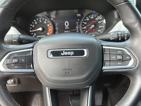 Used 2022 Jeep Compass Latitude AWD/4WD image 11