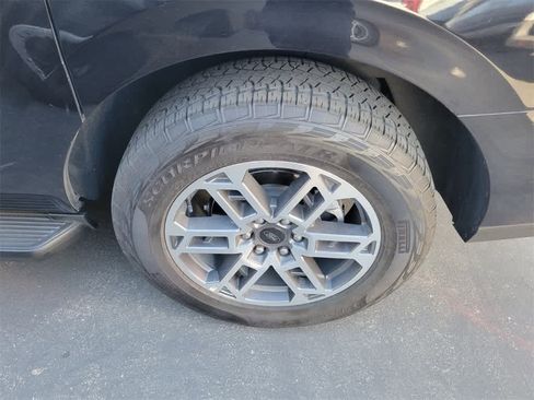 Used 2025 Ford Expedition Max Active image 3