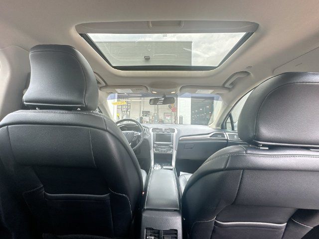 Used 2017 Ford Fusion Energi SE FWD image 23