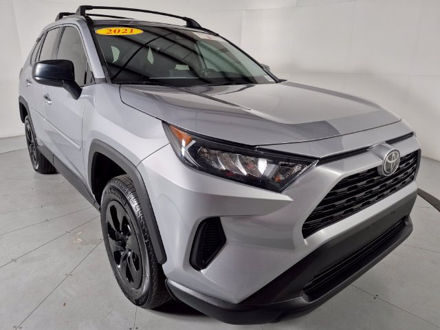Certified 2021 Toyota RAV4 LE AWD/4WD image 6
