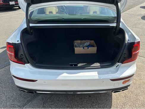 Used 2019 Volvo S60 T8 Inscription image 31