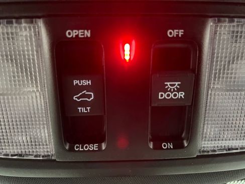 Used 2025 Honda Odyssey Sport-L image 67