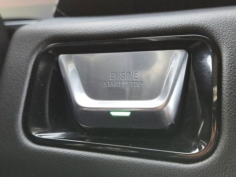 Used 2025 GMC Yukon Denali image 15