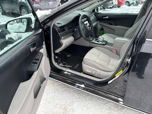 Used 2013 Toyota Camry LE image 10