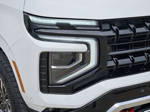 New 2026 Chevrolet Suburban Z71 AWD/4WD image 10