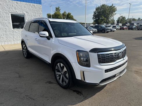 Used 2021 Kia Telluride EX w/ EX Premium Package image 13