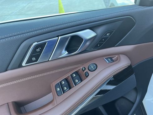 Used 2023 BMW X5 sDrive40i w/ Climate Comfort Package image 19