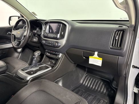 Used 2022 Chevrolet Colorado LT w/ Fleet Safety Package image 17