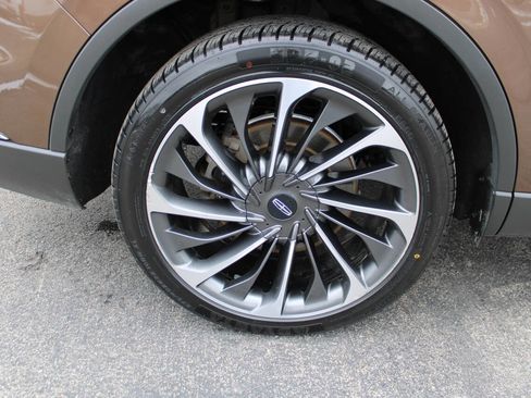 Used 2022 Lincoln Aviator Reserve w/ Equipment Group 201A image 13