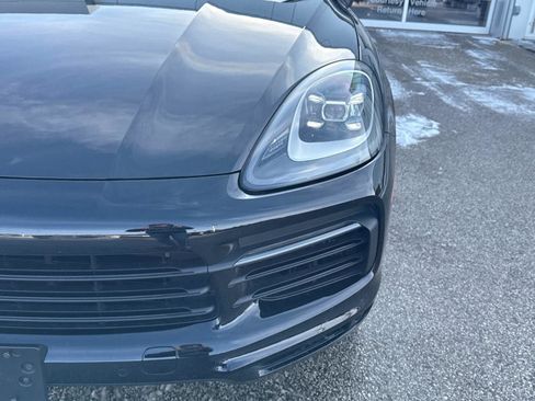 Used 2023 Porsche Cayenne Coupe image 9