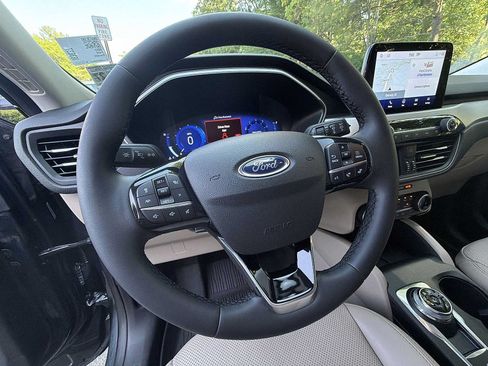 Used 2022 Ford Escape SEL w/ Technology Package AWD/4WD image 23