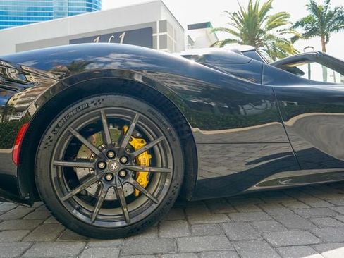Used 2022 Ferrari SF90 Spider image 30