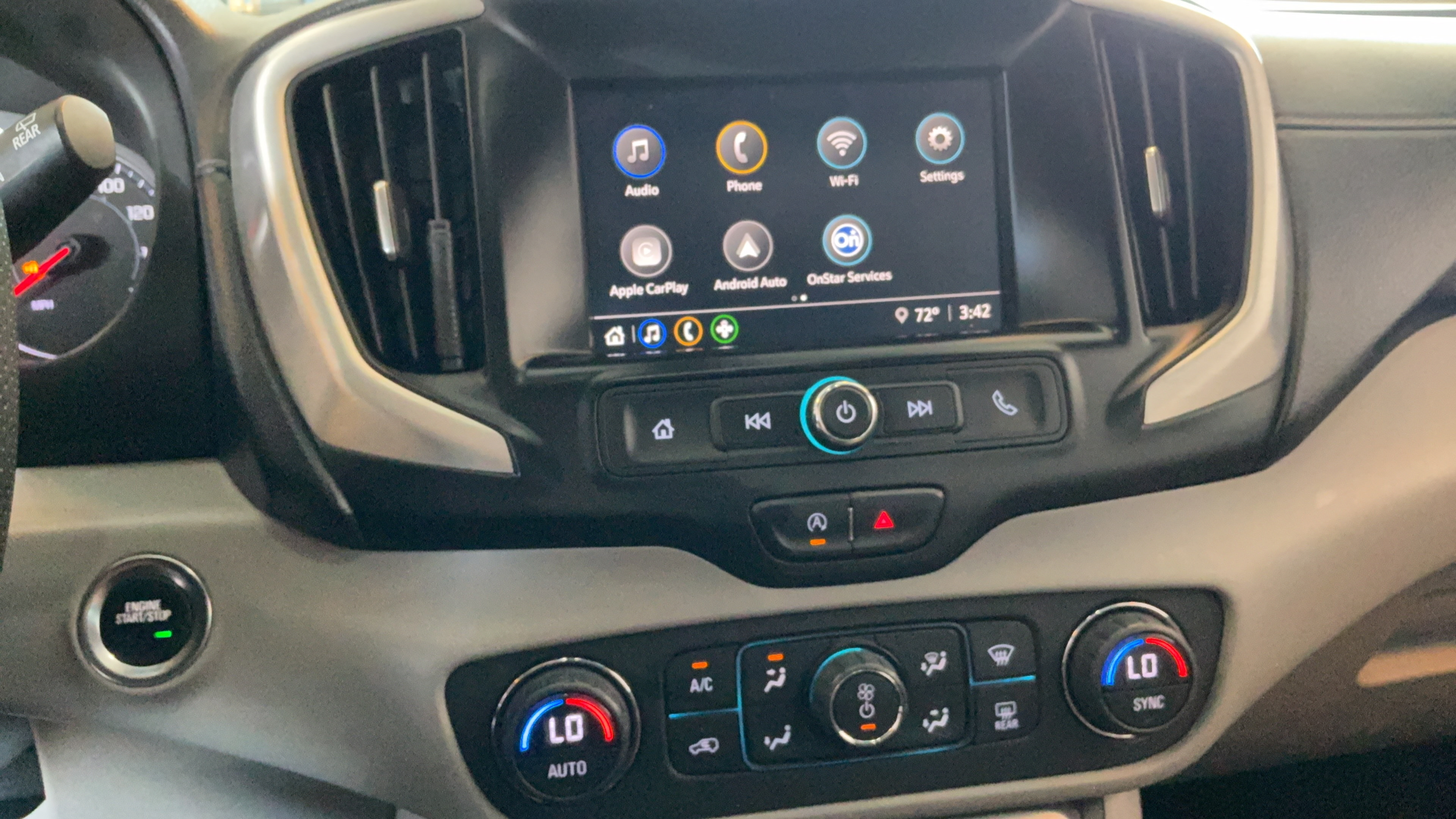 Used 2022 GMC Terrain SLE w/ Driver Convenience Package FWD image 16