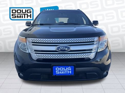 Used 2014 Ford Explorer XLT w/ Equipment Group 202A AWD/4WD image 2