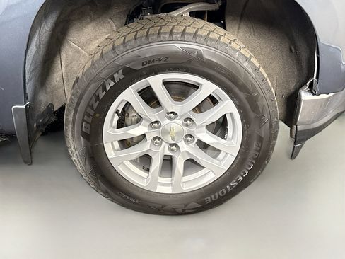 Used 2022 Chevrolet Silverado 1500 LT AWD/4WD image 31