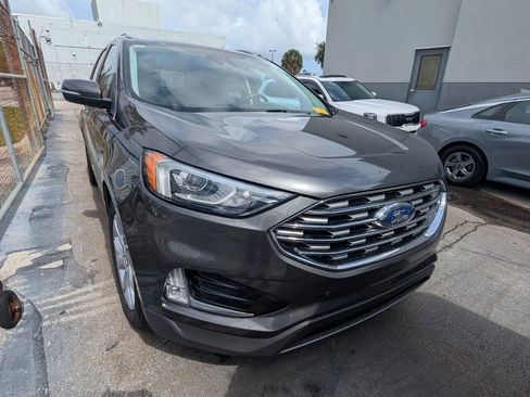 Used 2020 Ford Edge Titanium FWD image 2