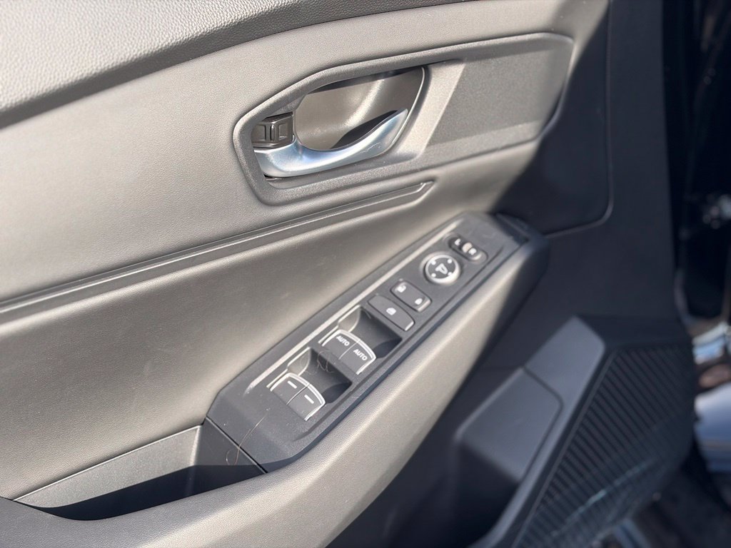 Used 2025 Honda Accord SE image 18