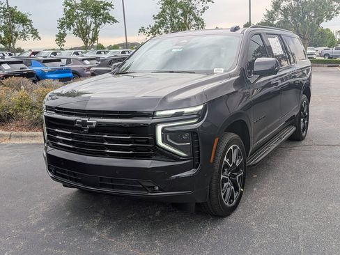 New 2026 Chevrolet Suburban RST w/ RST Capability Package AWD/4WD image 3