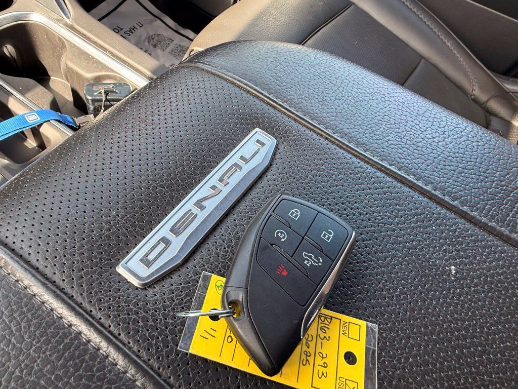 Used 2025 GMC Sierra 2500 Denali w/ Technology Package AWD/4WD image 16