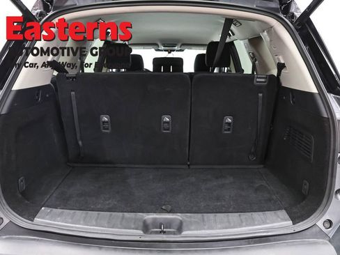 Used 2025 Nissan Pathfinder SV FWD image 9