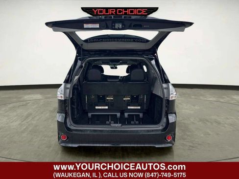 Used 2015 Toyota Sienna SE FWD image 15
