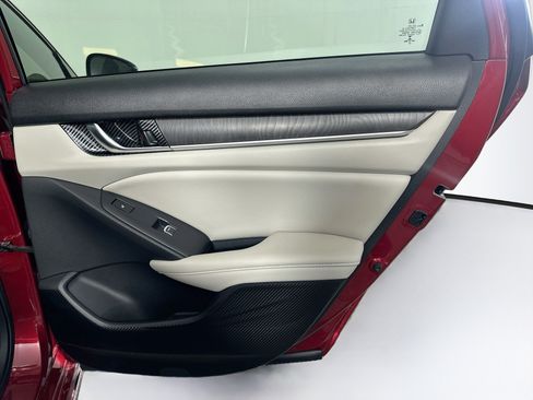 Used 2022 Honda Accord Touring image 30