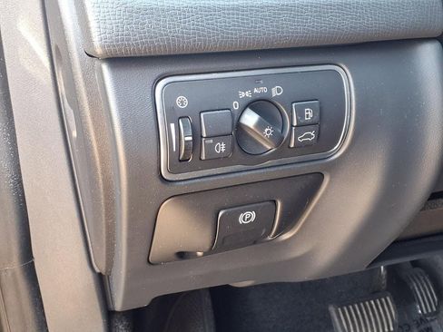 Used 2015 Volvo XC60 T5 w/ Climate Package image 10