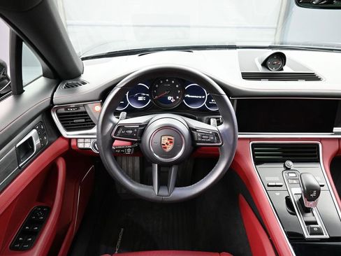 Certified 2023 Porsche Panamera 4 Platinum Edition image 18