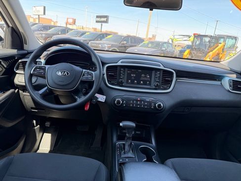 Used 2019 Kia Sorento AWD image 40