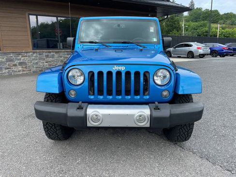 Used 2015 Jeep Wrangler Unlimited Sahara w/ Connectivity Group AWD/4WD image 12
