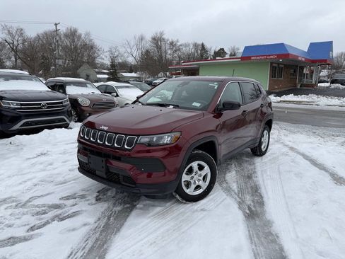Used 2022 Jeep Compass Sport image 2