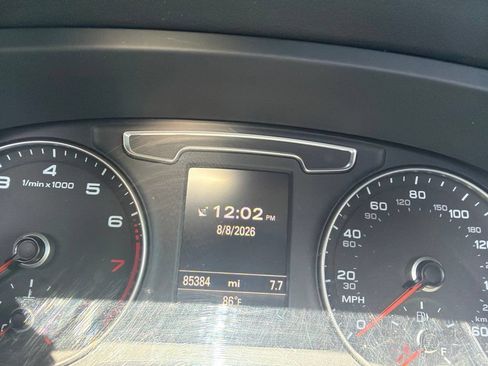 Used 2018 Audi Q3 2.0T Premium AWD/4WD image 2
