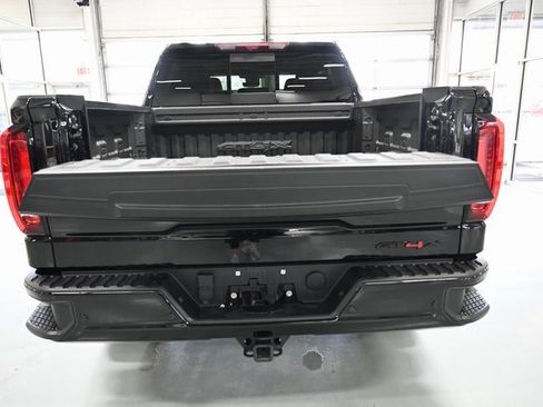 Used 2024 GMC Sierra 1500 AT4X image 7