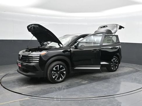 Used 2025 Nissan Kicks SV w/ SV Premium Package AWD/4WD image 39