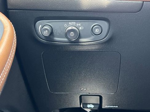 Used 2020 Buick Encore GX Essence w/ Experience Buick Package AWD/4WD image 31