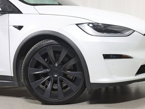 Used 2022 Tesla Model X Plaid image 5