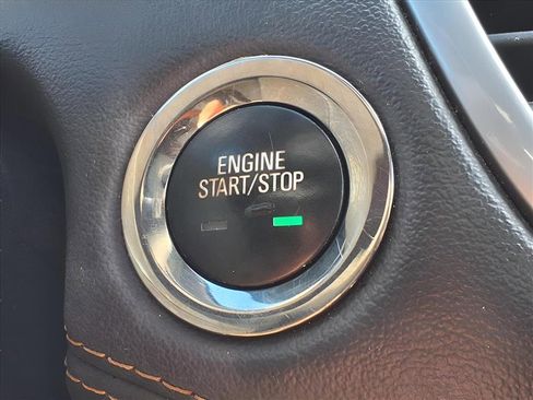 Used 2019 Chevrolet Trax LT w/ LT Convenience Package image 13