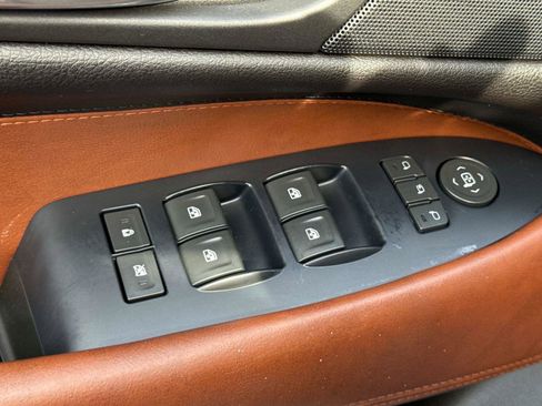 Used 2017 Cadillac Escalade Premium Luxury RWD image 21