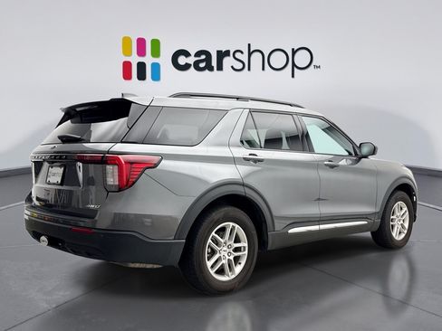 Used 2025 Ford Explorer Active AWD/4WD image 5