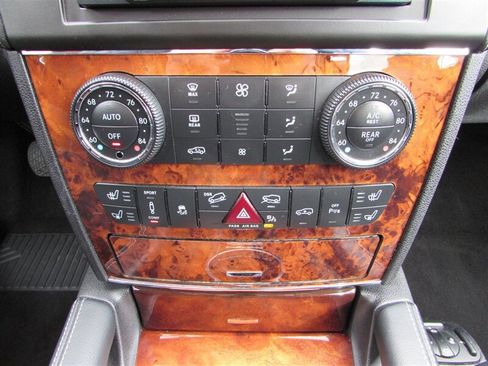 Used 2012 Mercedes-Benz GL 550 4MATIC image 21