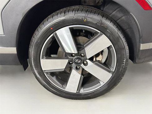 Used 2025 Hyundai Santa Fe Limited AWD/4WD image 33