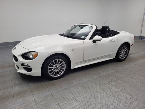 Used 2017 FIAT 124 Spider Classica image 2