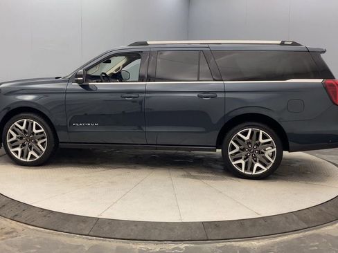 Used 2025 Ford Expedition Max Platinum w/ Platinum Ultimate Package AWD/4WD image 2