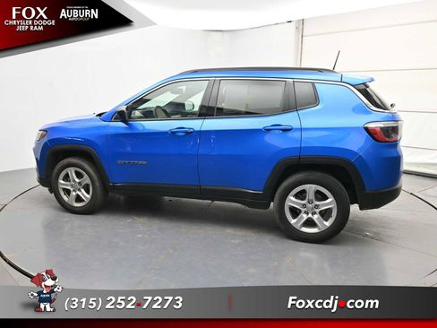 Used 2023 Jeep Compass Latitude w/ Convenience Group AWD/4WD image 16