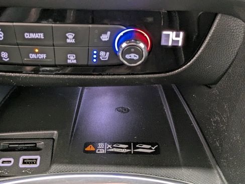 Used 2023 Buick Enclave Premium w/ Experience Buick Package AWD/4WD image 8