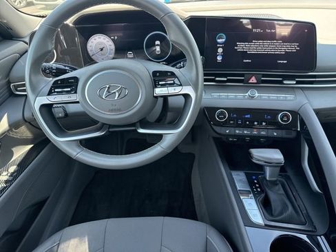 Certified 2023 Hyundai Elantra SEL w/ Convenience Package image 21