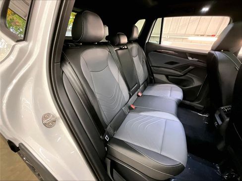 New 2026 Volkswagen Tiguan SE R-Line image 27