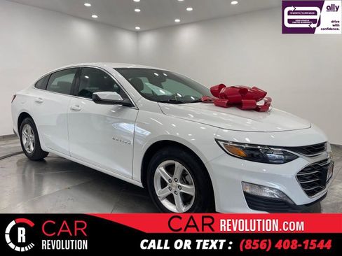 Used 2022 Chevrolet Malibu LT image 1