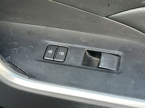 Used 2022 Toyota RAV4 LE image 21