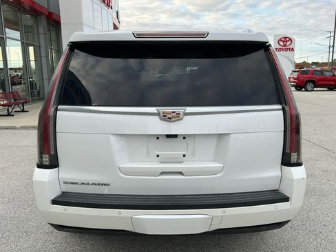 Used 2017 Cadillac Escalade Premium Luxury AWD/4WD image 6